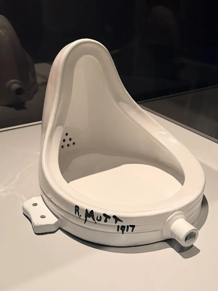 《Fountain》,倒放的小便池能否成为艺术本身?